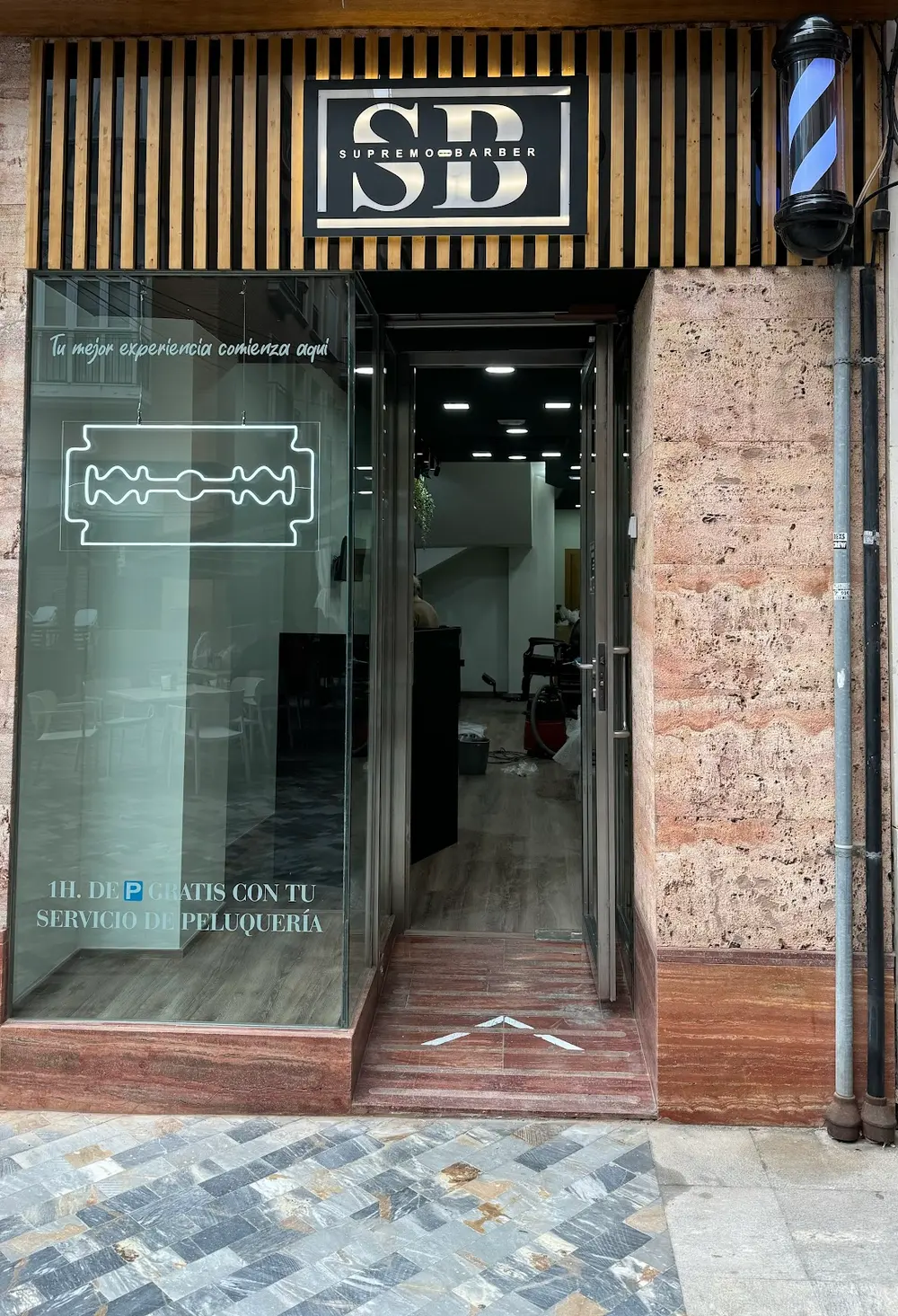 Entrada de Supremo Barber en Cartagena, 30201